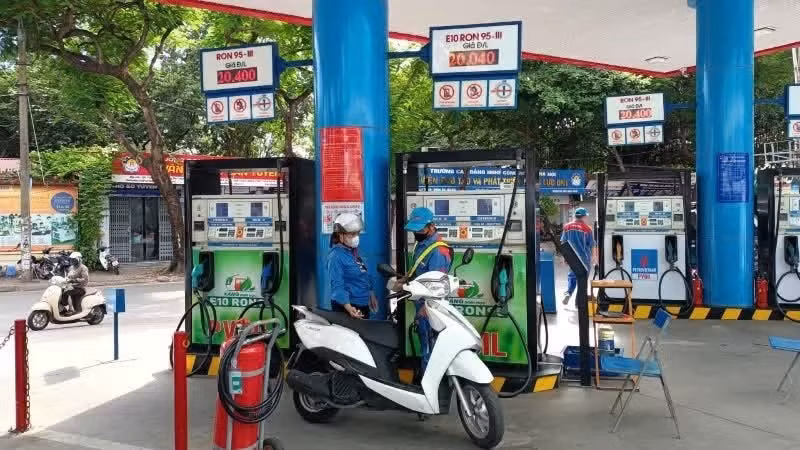 Lower fuel, food prices push July CPI down 0.12%. (Illutriative photo) (Photo: HOANG ANH)