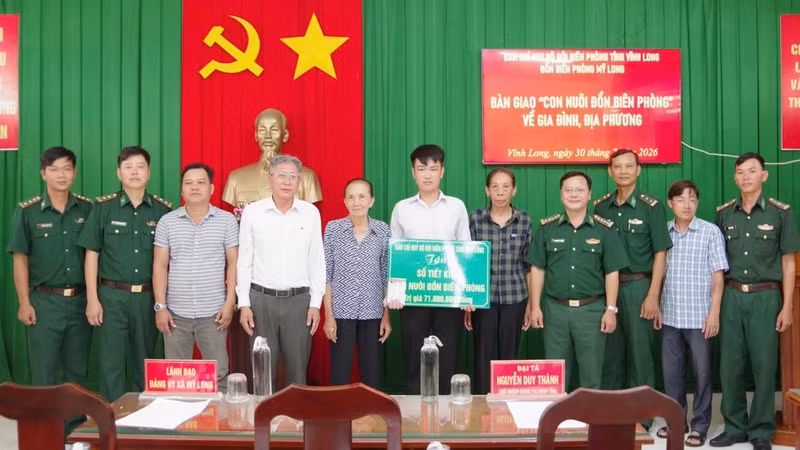 Tran Hoang Duy at the ceremony returning him from the “Children of border guard stations” programme to his family and local authorities.