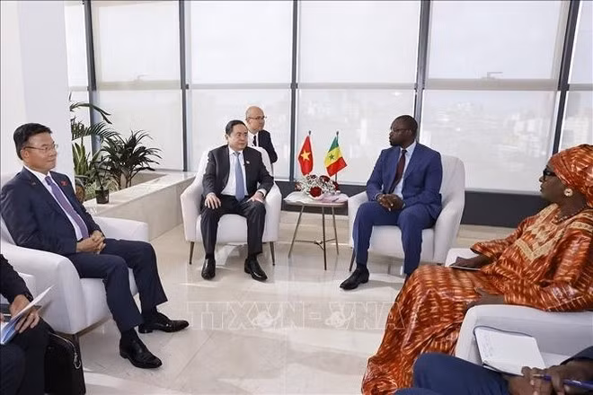 National Assembly Chairman Tran Thanh Man (L) meets with Senegalese Prime Minister Ousmane Sonko on July 23, 2025. (Photo: VNA)