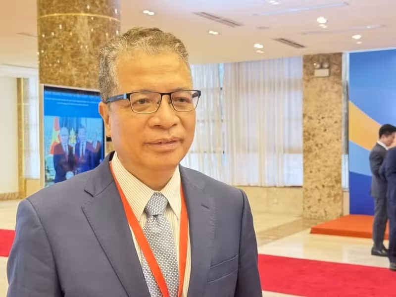 Vietnamese Ambassador to Russia Dang Minh Khoi answers reporters on the sidelines of the 33rd Diplomatic Conference and the 22nd National Conference on External Affairs. Photo: VNA