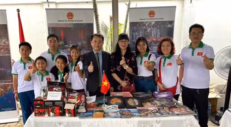 Embassy staff at Viet Nam’s booth. (Photo courtesy of the Vietnamese Embassy in Nigeria)