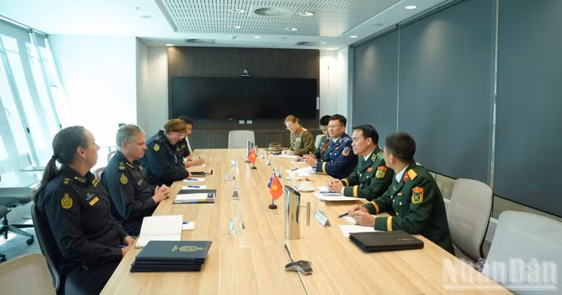 An overview of the meeting. (Photo: THU TRANG)