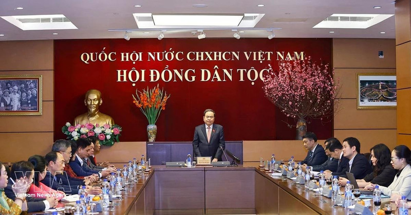 NA Chairman Tran Thanh Man speaks at the meeting with the NA’s Council for Ethnic Affairs on February 24. (Photo: VNA)