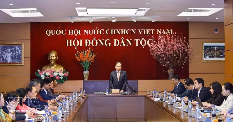 NA Chairman Tran Thanh Man speaks at the meeting with the NA’s Council for Ethnic Affairs on February 24. (Photo: VNA)