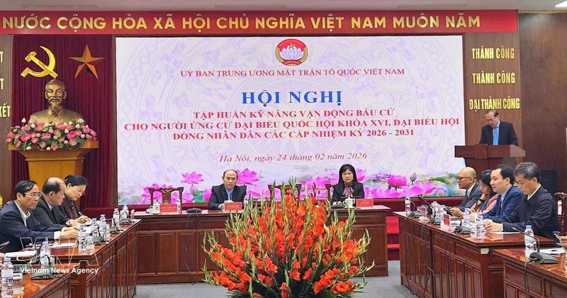 An overview of the training conference in Hanoi on February 24 (Photo: VNA)