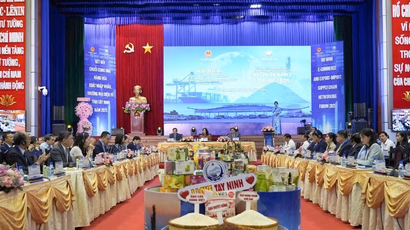 The conference was themed “Connecting Supply Chains for Import-Export Goods and E-Commerce in Tay Ninh 2025”.