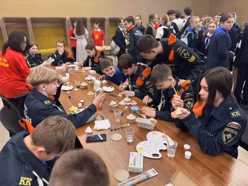 Russian pupils show great enthusiasm for engaging experiences about Viet Nam. (Photo: Xuan Hung)