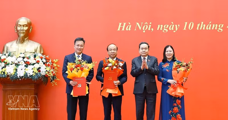 National Assembly Chairman hands over decisions on personnel affairs