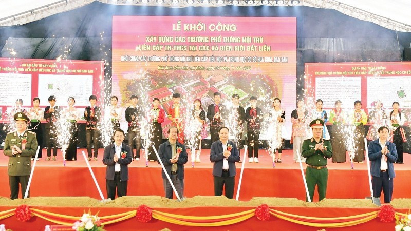 Groundbreaking ceremony for the Hua Bum inter-level boarding school for primary and lower secondary education, Lai Chau Province. (Photo: Thu Trang)