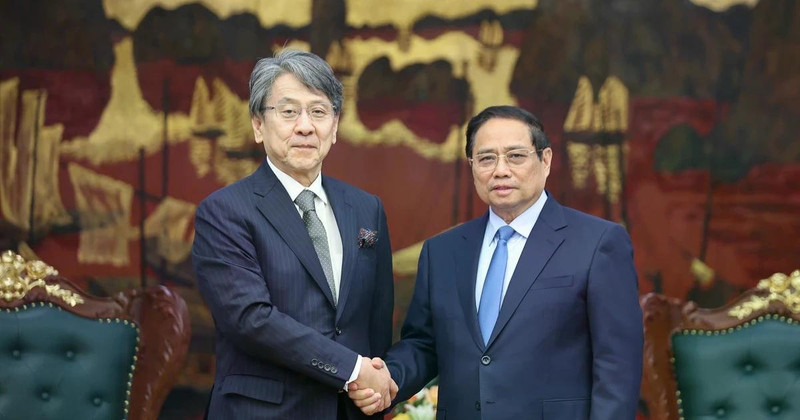 Prime Minister Pham Minh Chinh and Chairman of Japan Bank for International Cooperation Maeda Tadashi. (Photo: VNA)