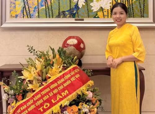 Nguyen Thanh Hang joins the reception for Party General Secretary and State President To Lam at the Embassy in 2024. (Photo provided by the interviewee)