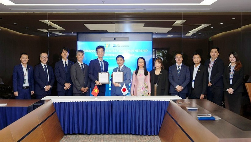 The signing ceremony, held in Da Nang as part of FPT’s annual global conference, marks the beginning of a closer partnership between the two companies.