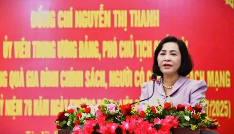 NA Vice Chairwoman Nguyen Thi Thanh delivers remarks.