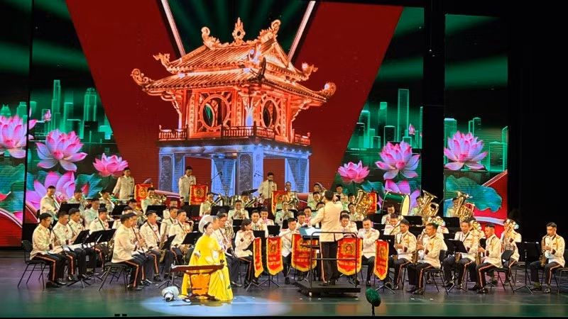 Performance by the Viet Nam People’s Public Security Band.
