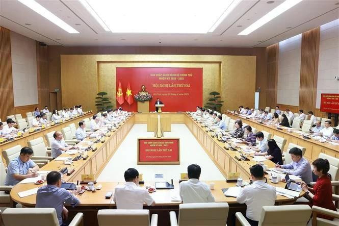 At the second meeting of the Party Committee of the Government for the 2020 - 2025 term in Ha Noi on June 3. (Photo: VNA)
