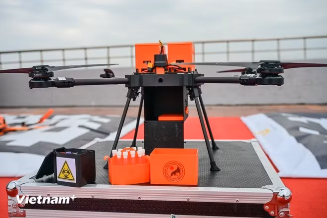 The UAVs have a cruising speed of up to 60 km per hour and an operational range of 15 km. (Photo: VNA)