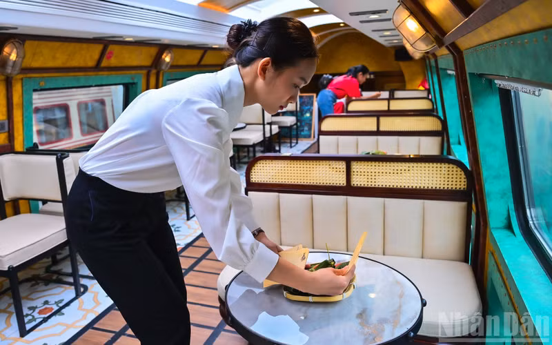 Snacks were carefully prepared by staff before boarding.