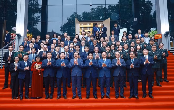 PM Pham Minh Chinh and participating delegates. (Photo: VNA)
