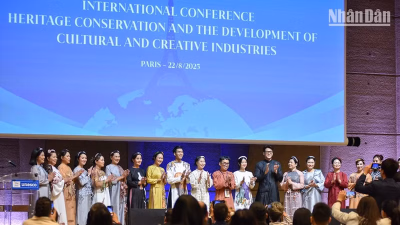 The conference highlighted the interconnection between heritage preservation and the growth of cultural industries, positioning heritage as an endogenous resource for sustainable development. (Photo: MINH DUY)