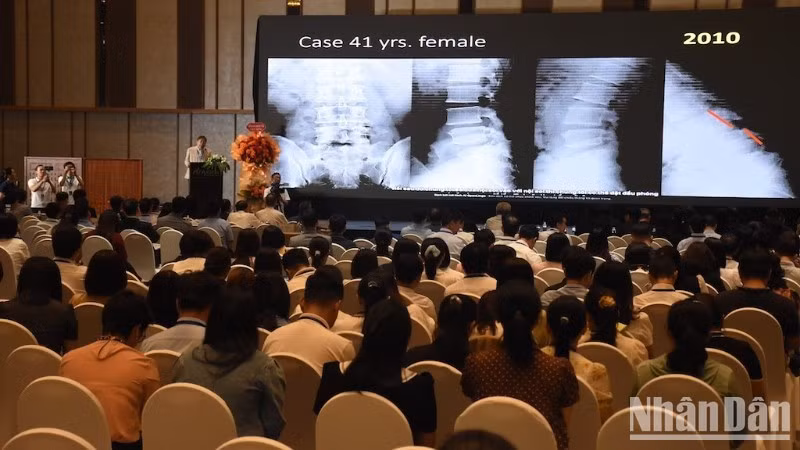 Nearly 200 scientific presentations are being delivered at the conference. (Photo: ANH DAO)