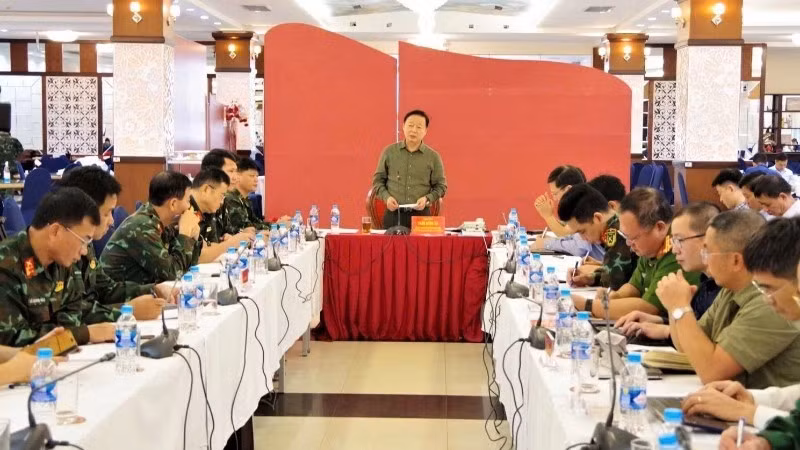 Deputy Prime Minister chairs meeting to review situation following storm No. 10.