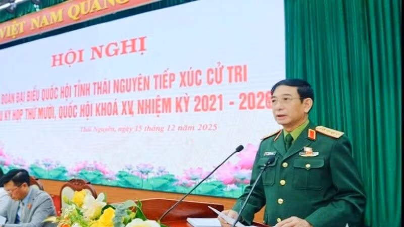 General Phan Van Giang speaks at the event.