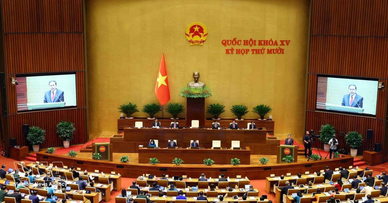 An overview of the opening of the 10th session of the 15th National Assembly. (Photo: VNA)