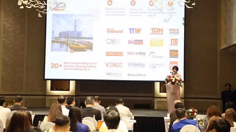 Officials announce the 20th International Travel Expo Ho Chi Minh City (ITE HCMC 2026) under the theme "Vibrant Connections – Global Destinations" at a press event hosted by the Ho Chi Minh City Department of Tourism on August 7, 2026. (Photo: NDO)