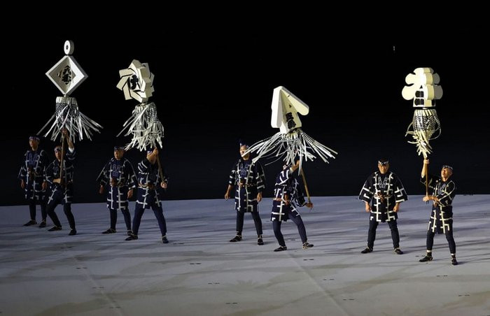 Tokyo Olympic Games 2020 opens with dazzling fireworks display ảnh 5