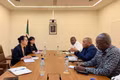 Vietnamese Ambassador to Mozambique Tran Thi Thu Thin (first, left) and Mozambique's Minister of Agriculture, Environment and Fisheries Roberto Mito Albino, along with other delegates, exchange views on measures to promote bilateral agricultural cooperation. (Photo: VNA)