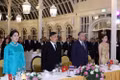 General Secretary of the Communist Party of Viet Nam Central Committee and President To Lam and his spouse Ngo Phuong Ly, together with King of Thailand Maha Vajiralongkorn Phra Vajiraklaochaoyuhua and Queen Suthida Bajrasudhabimalalakshana, join other delegates in the flag-raising ceremony as part of the banquet. (Photo: VNA)