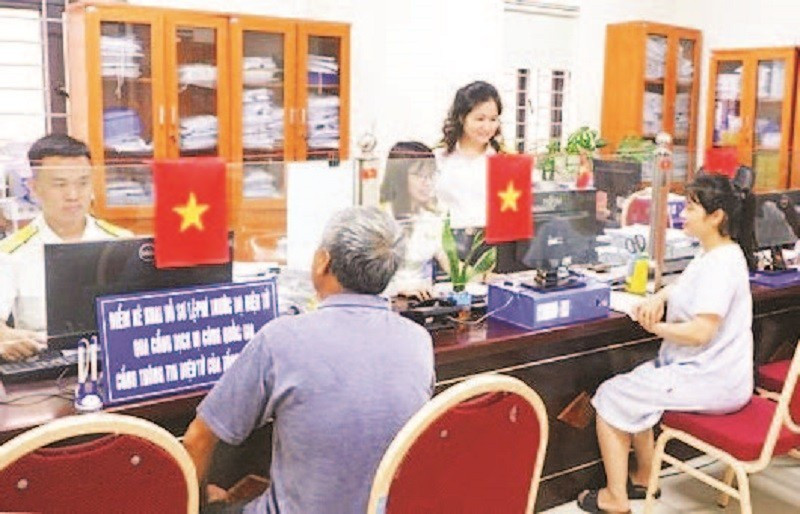 Administrative procedures for taxpayers handled at the one-stop service unit of Ha Noi Tax Department.