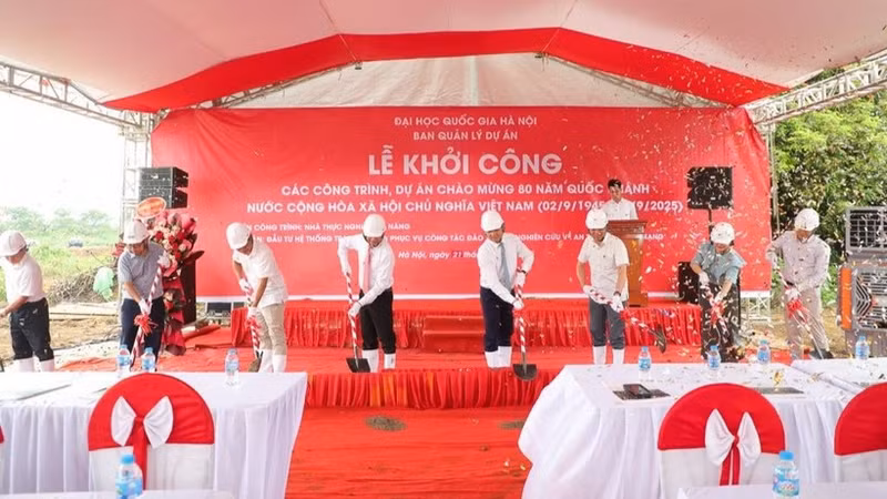 The project has a total investment of 60 billion VND and features a modern design, directly serving training and research.