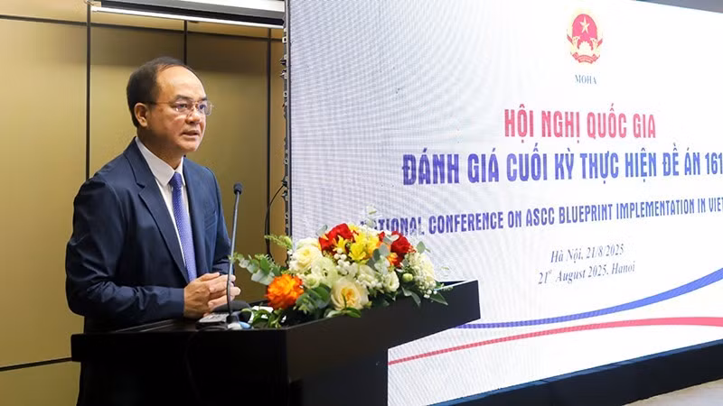 Deputy Minister of Home Affairs Vu Chien Thang speaks at the conference. (Photo: MOHA)