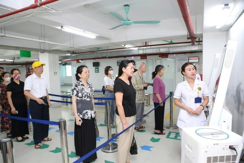 The rapid rollout of electronic medical records has become a key foundation for applying new technologies to medical examination and treatment at healthcare facilities, as well as laying the groundwork for the smart hospital model.