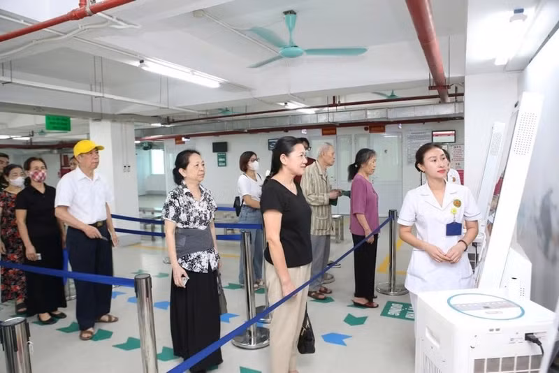 The rapid rollout of electronic medical records has become a key foundation for applying new technologies to medical examination and treatment at healthcare facilities, as well as laying the groundwork for the smart hospital model.