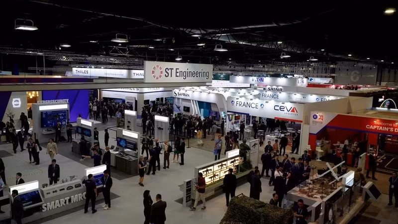 At the 10th Singapore Airshow (Photo: Ministry of National Defence)