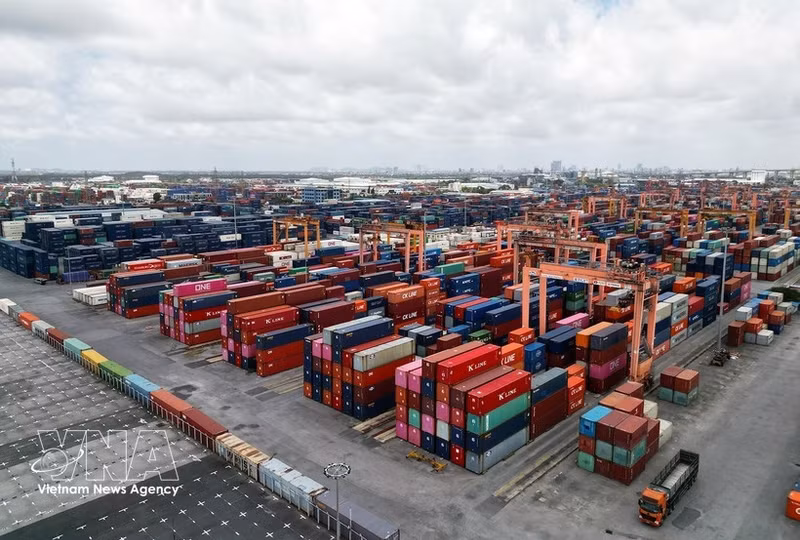 Containers of goods at Tan Vu Port, Hai Phong city (Photo: VNA)