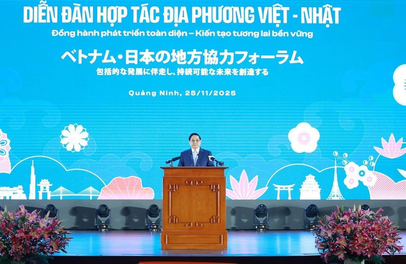 Prime Minister Pham Minh Chinh speaks at the Viet Nam-Japan Local Cooperation Forum in Quang Ninh. (Photo: VNA)