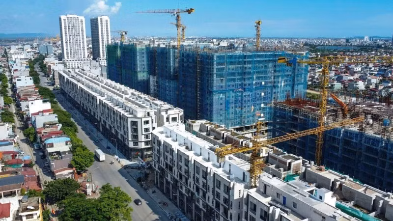 The Lac Vien General Warehouse No. 3 Social Housing Area project (Ngo Quyen Ward, Hai Phong City) is a large-scale social housing project with a total of 4,456 apartments which is currently under intensive construction.