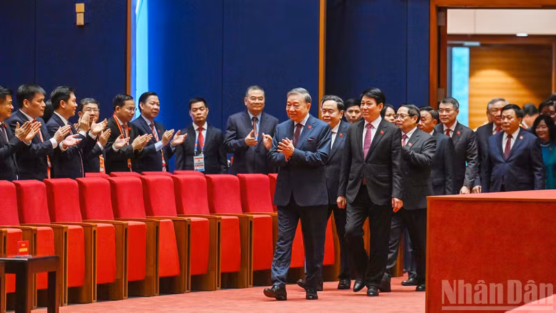 Party General Secretary To Lam, President Luong Cuong, Prime Minister Pham Minh Chinh, National Assembly Chairman Tran Thanh Man, together with other Party and State leaders, attend the preparatory session of the 14th National Party Congress.