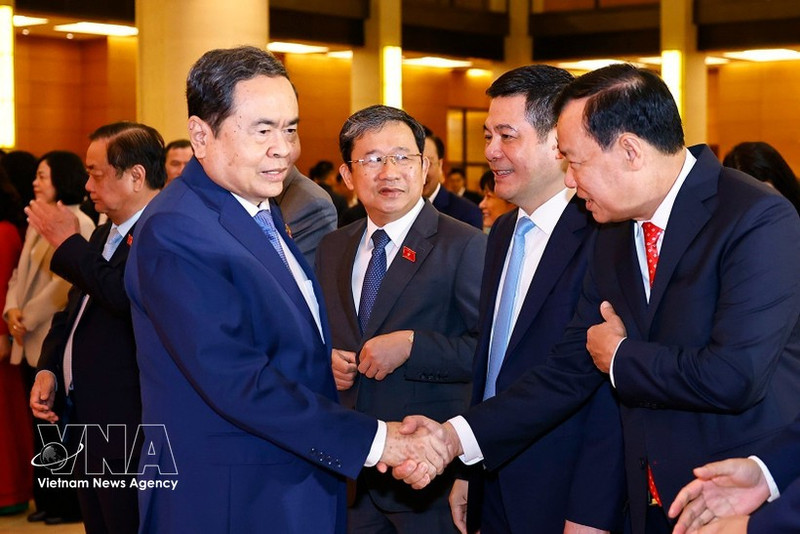 National Assembly Chairman Tran Thanh Man with delegates at the legislature's post-Lunar-New-Year-holiday meeting in Ha Noi on February 23. (Photo: VNA)