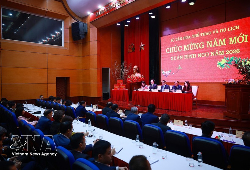 An overview of the working session between PM Pham Minh Chinh and the Ministry of Culture, Sports and Tourism on February 23 (Photo: VNA)