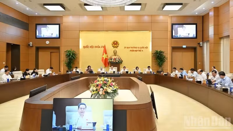 At the fourth session of the National Assembly Standing Committee on July 8 (Photo: nhandan.vn)