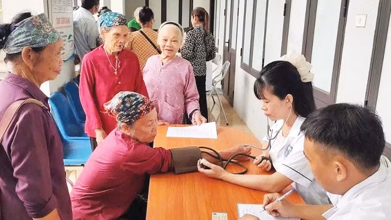 The Lao Cai provincial health sector has consistently prioritised communication and healthcare for ethnic minority communities and the elderly. (Photo: Lao Cai Department of Health)