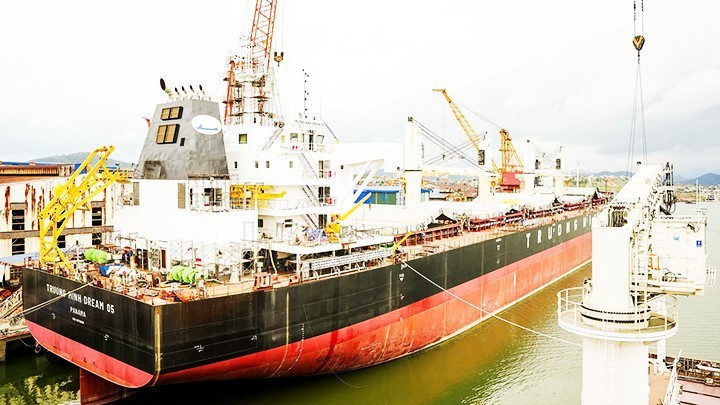 Vietnamese shipbuilding is projected to reach a value of 680 million USD by 2032. Photo: KHAC ANH