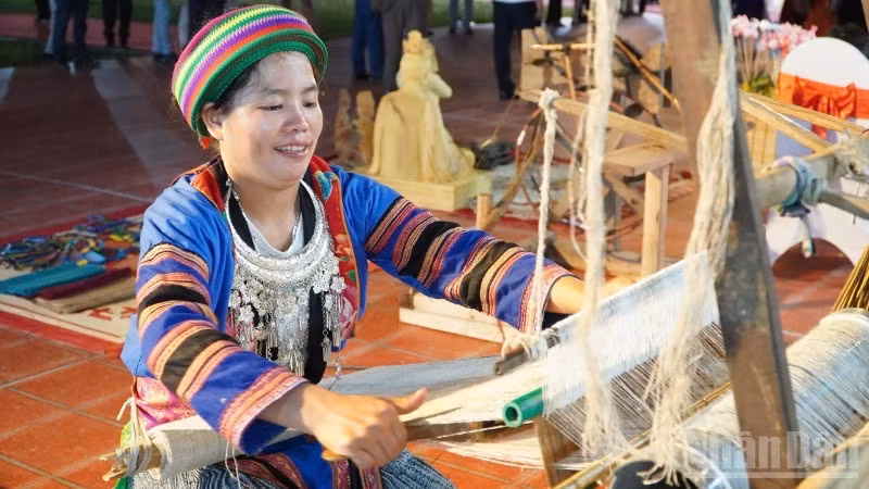 The 21st Viet Nam Craft Village Fair 2025, organised by the Ministry of Agriculture and Environment, will take place from October 10 to 14 in Ha Noi.