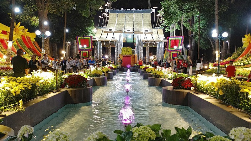 A vibrant and colourful scene at the 2026 Ho Chi Minh City Spring Flower Festival. (Photo: NGUYEN LONG)