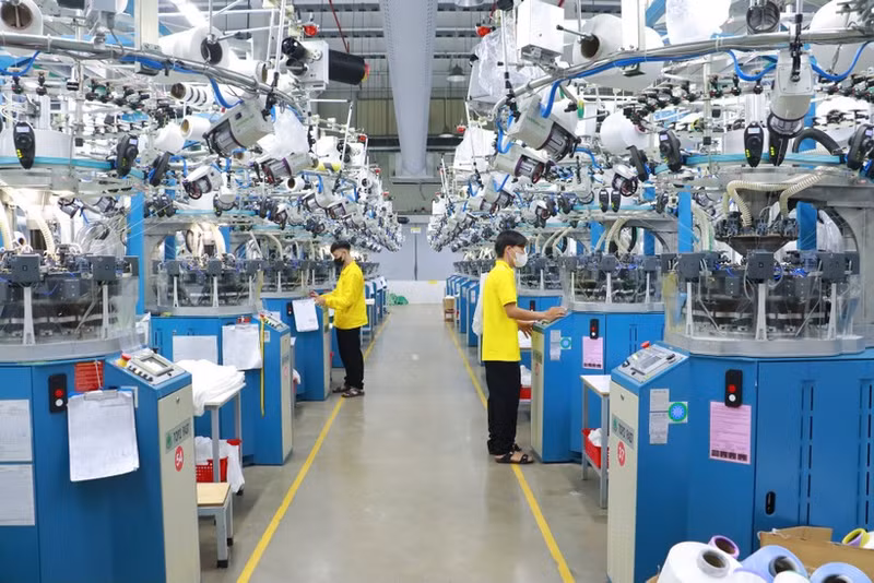 A modern production line at Bangjie Viet Nam Knitting Co., Ltd., Pho Noi Textile and Garment Industrial Park, Hung Yen Province.