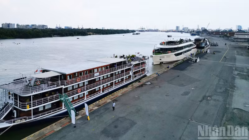 The Nha Rong – Khanh Hoi Port site covers more than 31 hectares, situated along the Saigon River and adjacent to Ho Chi Minh City’s central area.